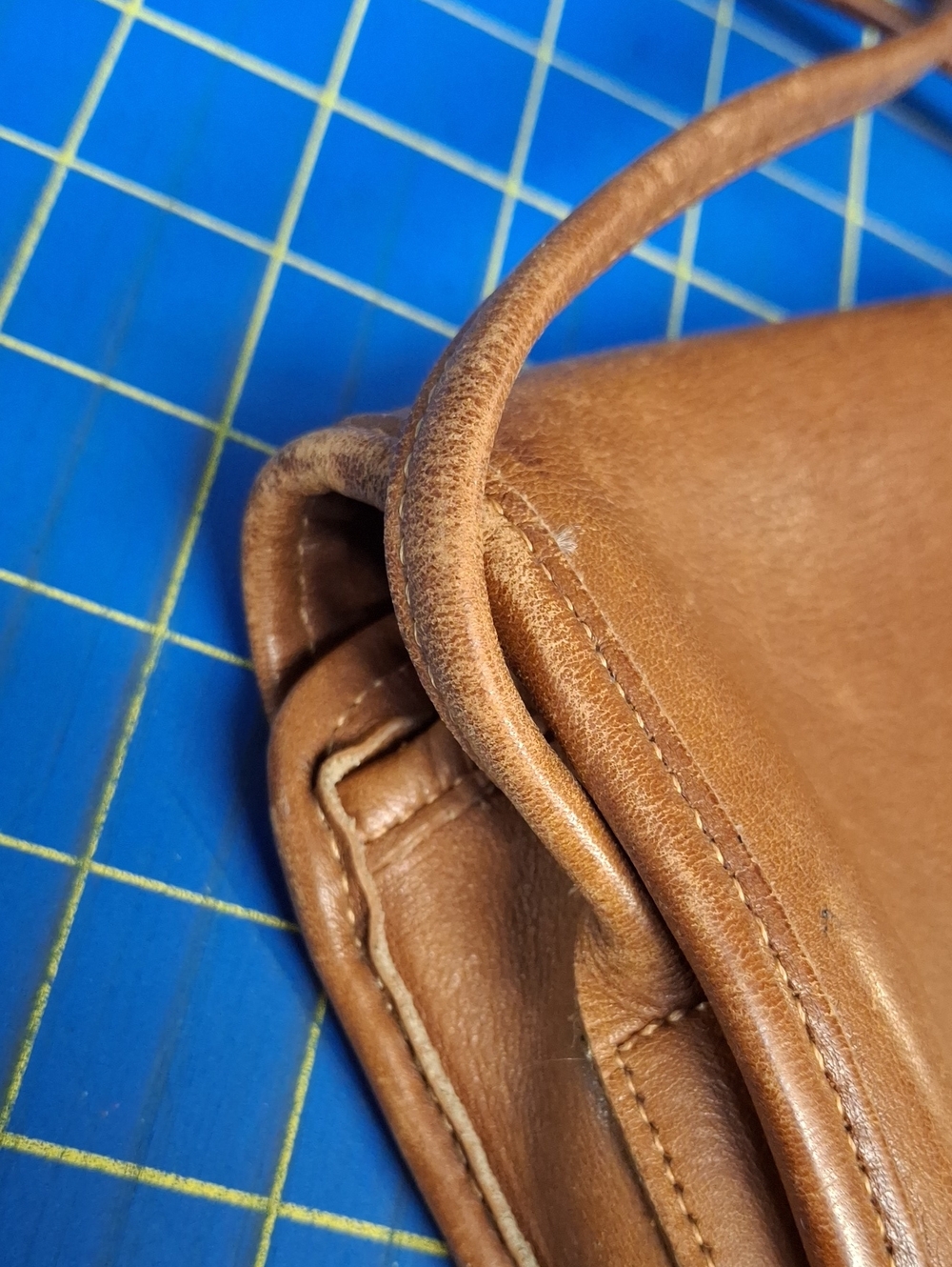 Vintage Coach Brown Leather Crossbody Bag Turn-Lock Brass Closure - Picture 11 of 16